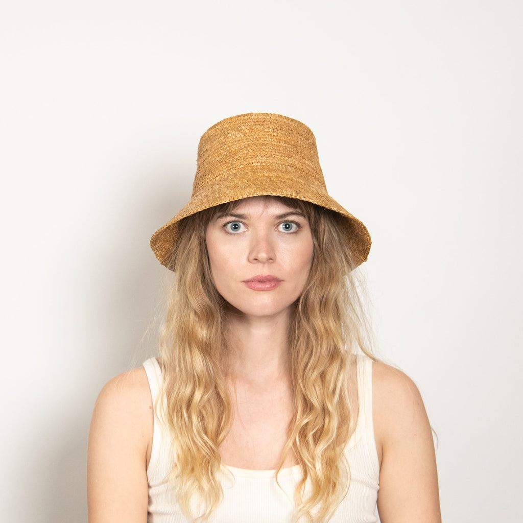 Tali Raffia Bucket in Camel