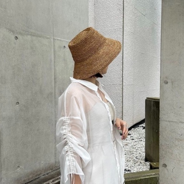Tali Raffia Bucket in Camel